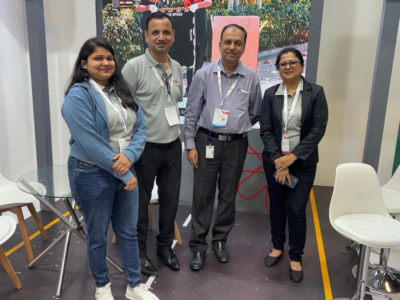 Rahul Versha kanchan with mkt at Delhi exhibition 08.10.2025