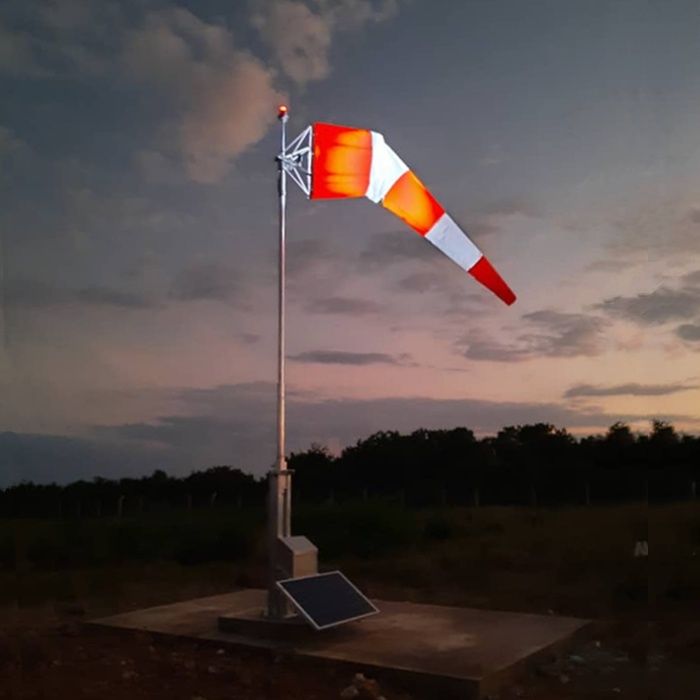 KTI040240016FLW — Windsock with LED Light, Stand