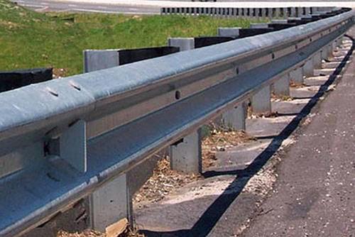 Metal Beam Crash Barrier 2 mm Non Galvanized Post 1500 mm