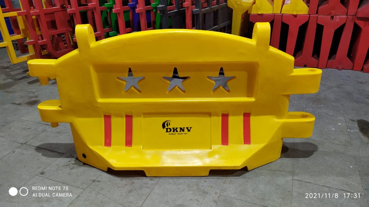 Water Filled Road Barriers 2000x500x1000 MM Yellow