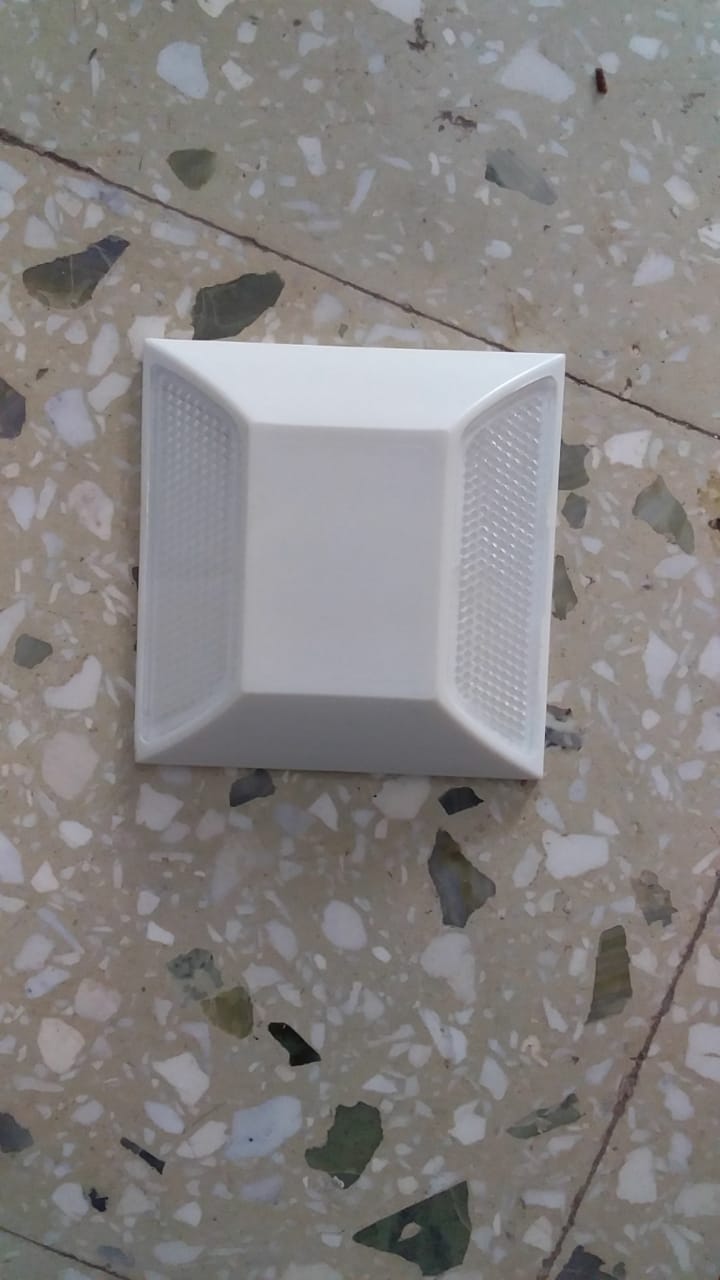 Road Stud Without Shank Square Make OEM White Body White Reflector