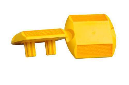 Road Stud With Two Shank Make 3M Yellow Body Yellow Reflector