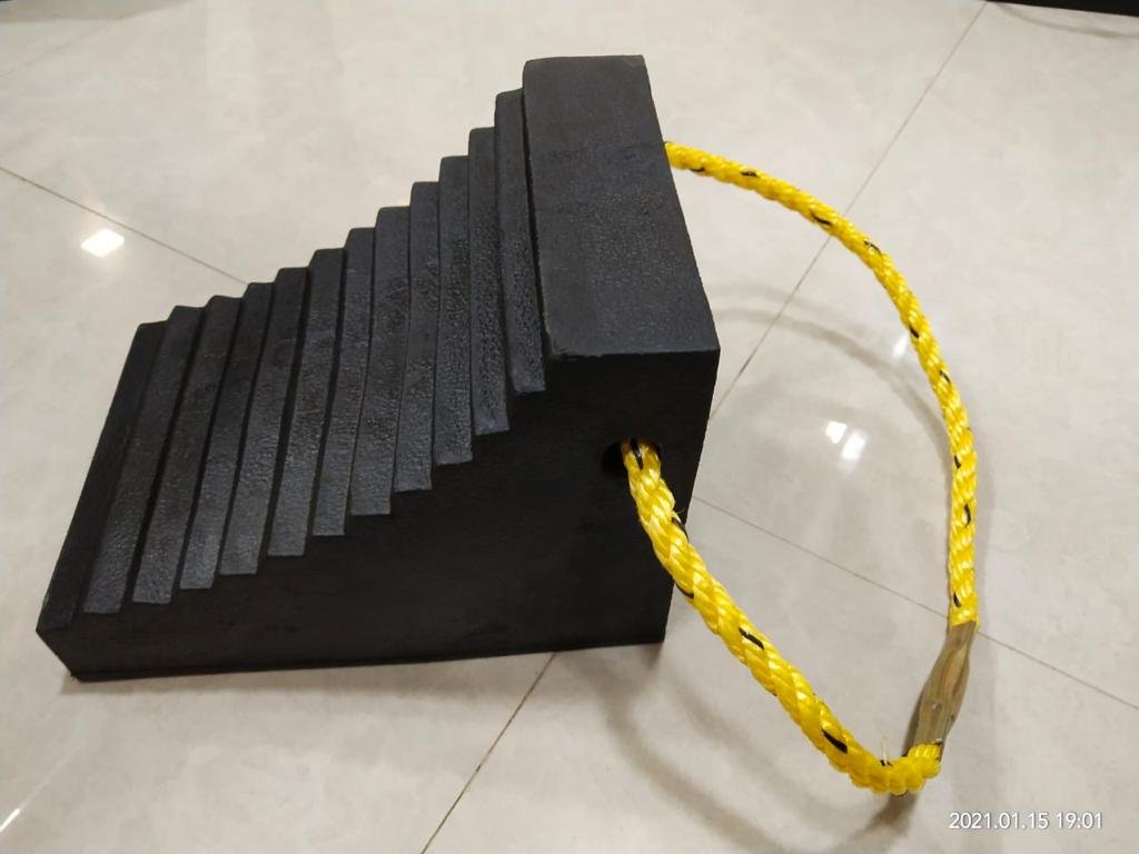 Truck Wheel Chock with Rope 5.5 Kg