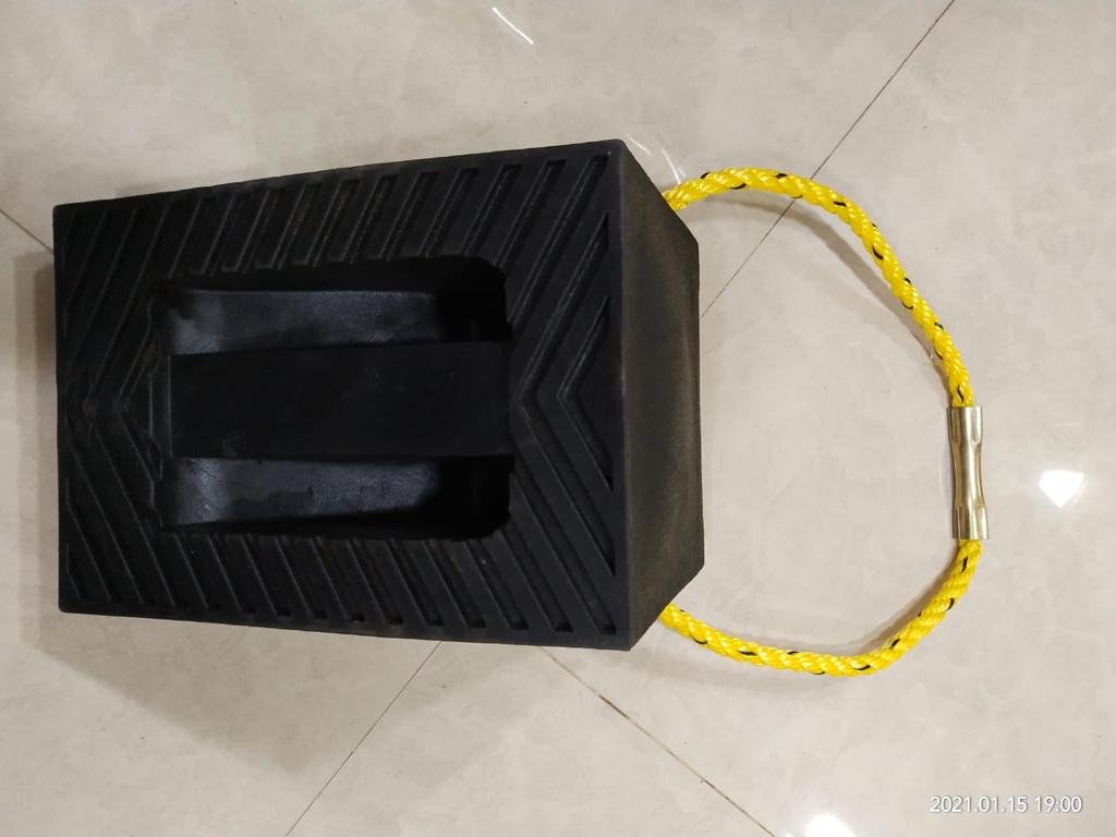 Truck Wheel Chock with Rope 5.5 Kg